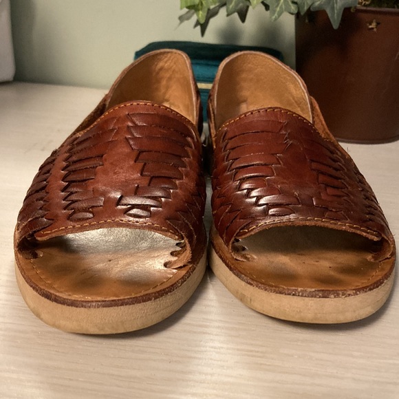 Authentic Leather Woven Huaraches - Picture 3 of 11